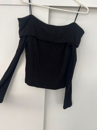 Jersey Stradivarius hombros descubiertos Talla S