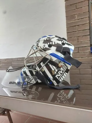 Casco Portero Hockey Patines Bauer.