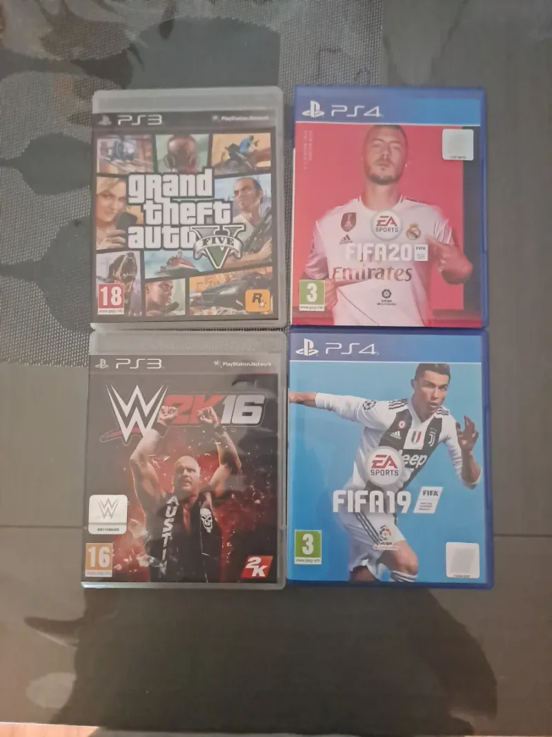 Imagen de 4 Juegos PS4/PS3 FIFA, GTA V, WWE 2K16