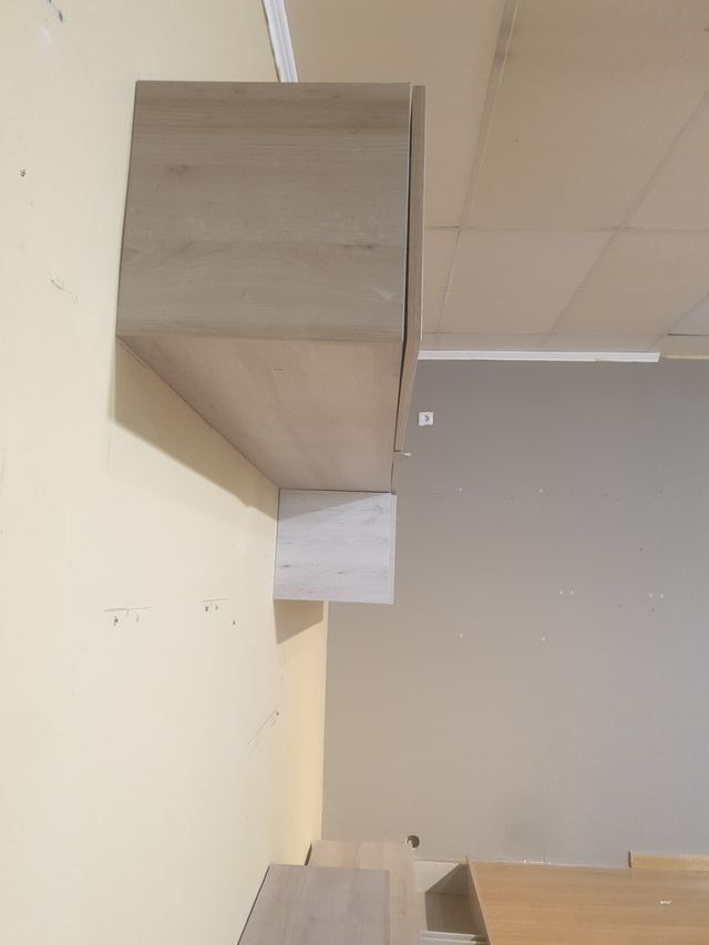 Mueble de salón modular beige y blanco