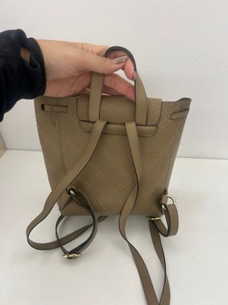 Mochila Guess Marrón Pequeña