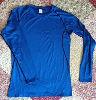 Camiseta térmica azul manga larga