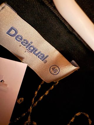 Chaqueta Desigual Negra con Mangas Estampadas