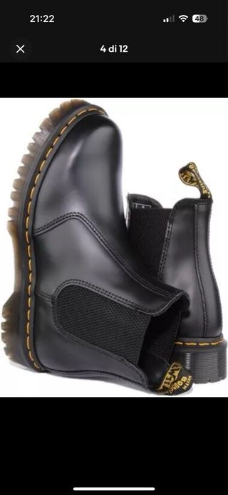 Dr. Martens Chelsea Boots Nere con cuciture gialle