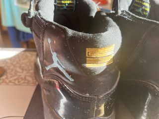 Jordan 11 Negro modelo gamma blue