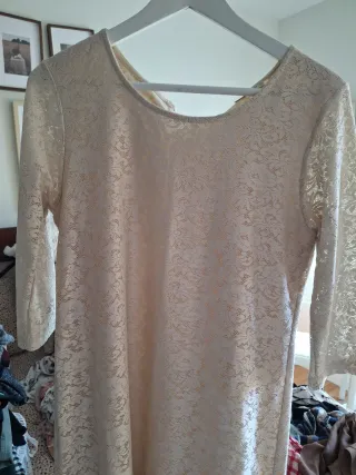Vestido beige encaje manga larga
