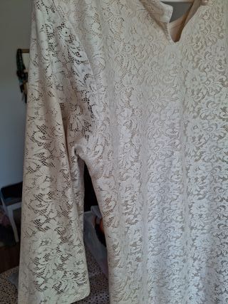 Vestido beige encaje manga larga