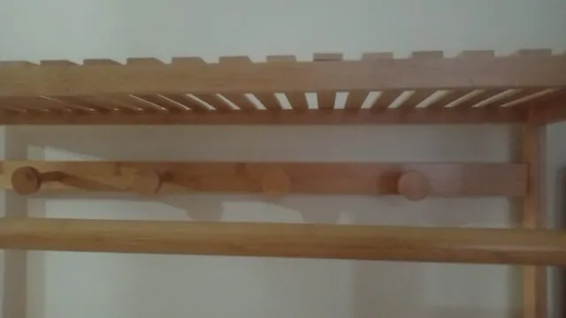 Appendiabiti in bambù con ripiani