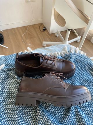 Zapatos marrones de vestir