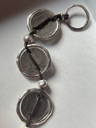 Pulsera Uno de 50 Monedas Plata y Cuero