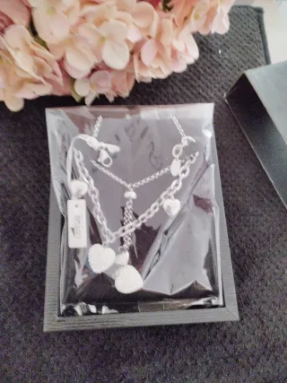 Conjunto Lotus Collar largo y Pulsera Corazones.
