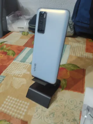 VIVO Y70 celeste con 8 GB di RAM e 128 GB ROM.