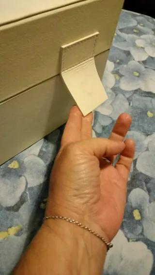 Scatola portaoggetti in pelle e legno beige