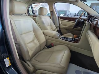 JAGUAR XJ XJ6 2.7D V6 Executive