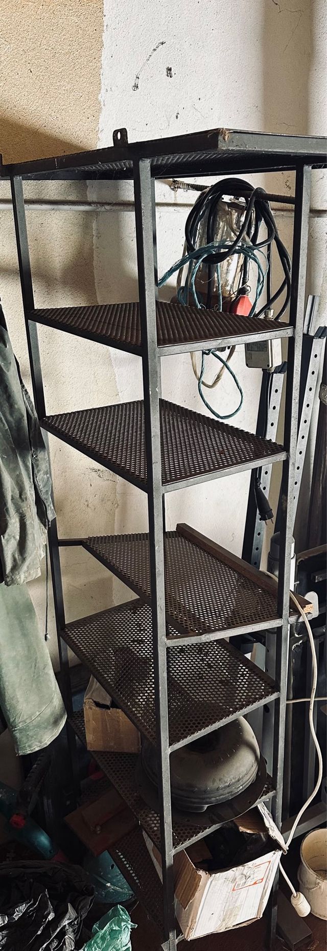 Mueble bar metálico