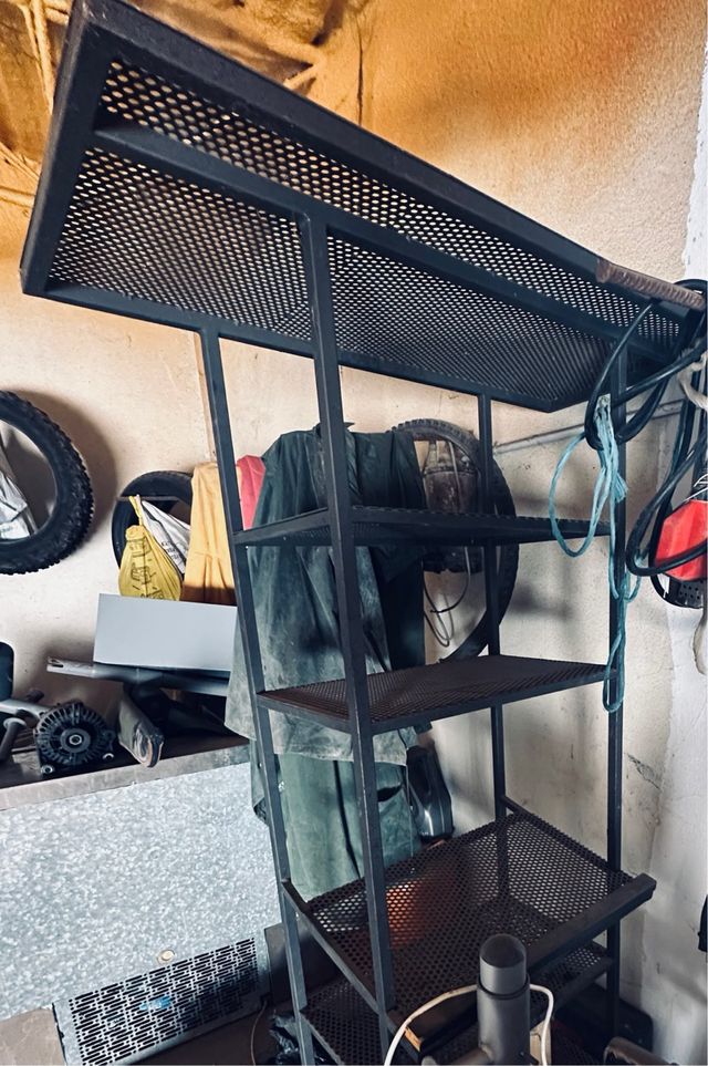 Mueble bar metálico