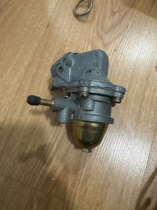 Bomba gasolina SEAT 600 para piezas