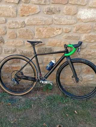 2 Bicicletas de Gravel y CX 50cm+  3 pares ruedas