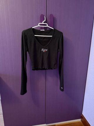 Top Tommy Jeans Negro Manga Larga