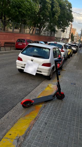 Patinete Eléctrico Negro y Rojo pro 2 xiaomi.