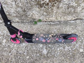 Patinete infantil negro y rosa