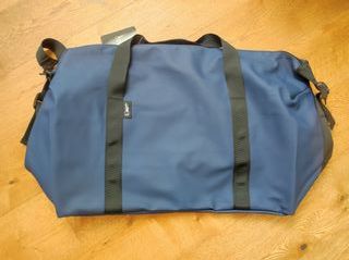 Borsone blu a tracolla marca Bialetti