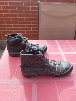 Zapatillas ZARA Hombre Talla 42.