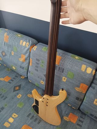 Bajo Eléctrico Ibanez 5 Cuerdas
