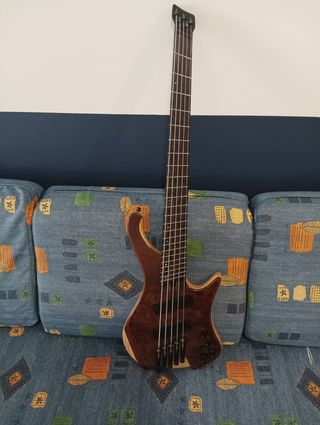 Bajo Eléctrico Ibanez 5 Cuerdas