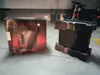 HP OMEN + Caja y Protección para PC
