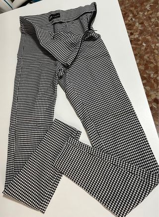 Pantalón Zara cuadros blanco y negro