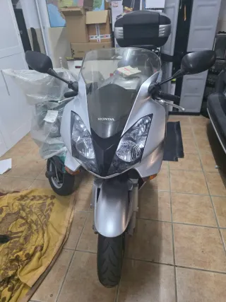 Honda VFR 800FI ABS Plata