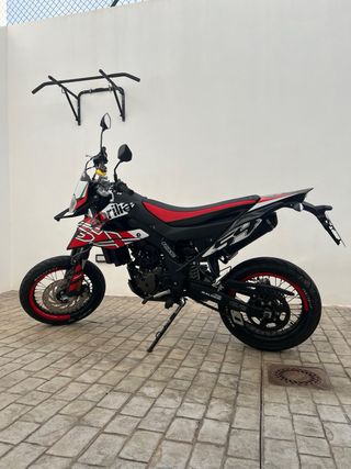 Moto deportiva Aprilia