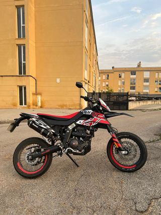 Moto deportiva Aprilia