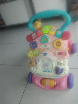 Correpasillos Vtech rosa con actividades