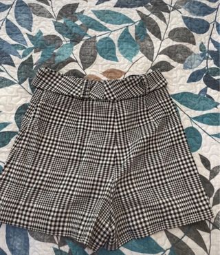Falda pantalón cuadros Stradivarius talla S/36.
