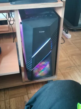 Torre PC TooQ Negra con RGB