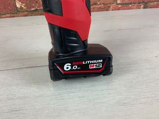 Bomba de pie sumergible Milwaukee M12 BSWP