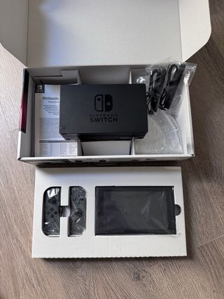 Nintendo Switch + Juego + Extras