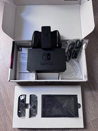 Nintendo Switch + Juego + Extras