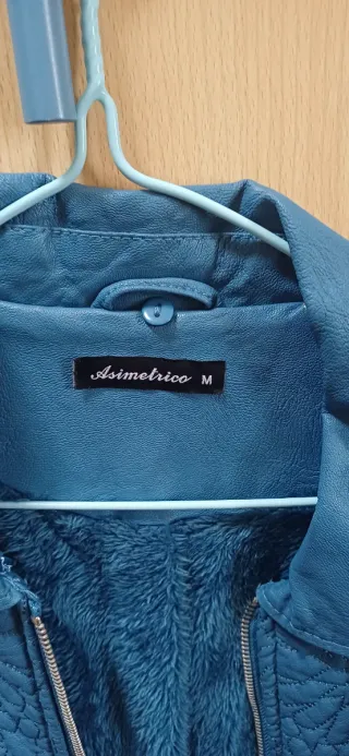 Conjunto chaqueta y falda cuero azul