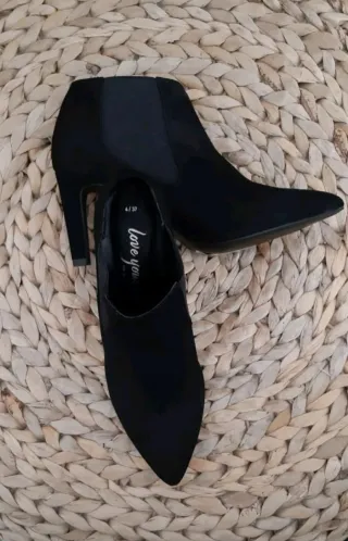 Botines negros tacón