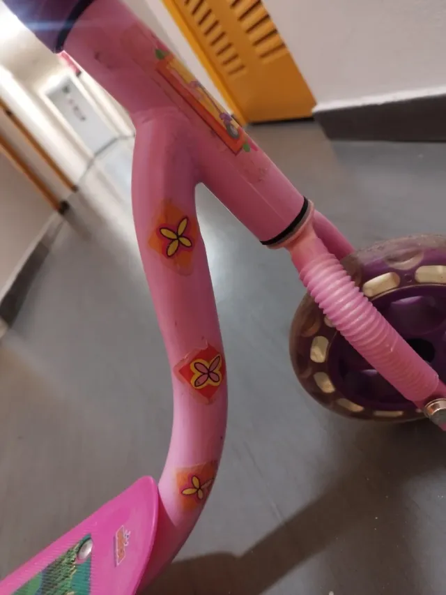 Monopatín infantil Dora la Exploradora.