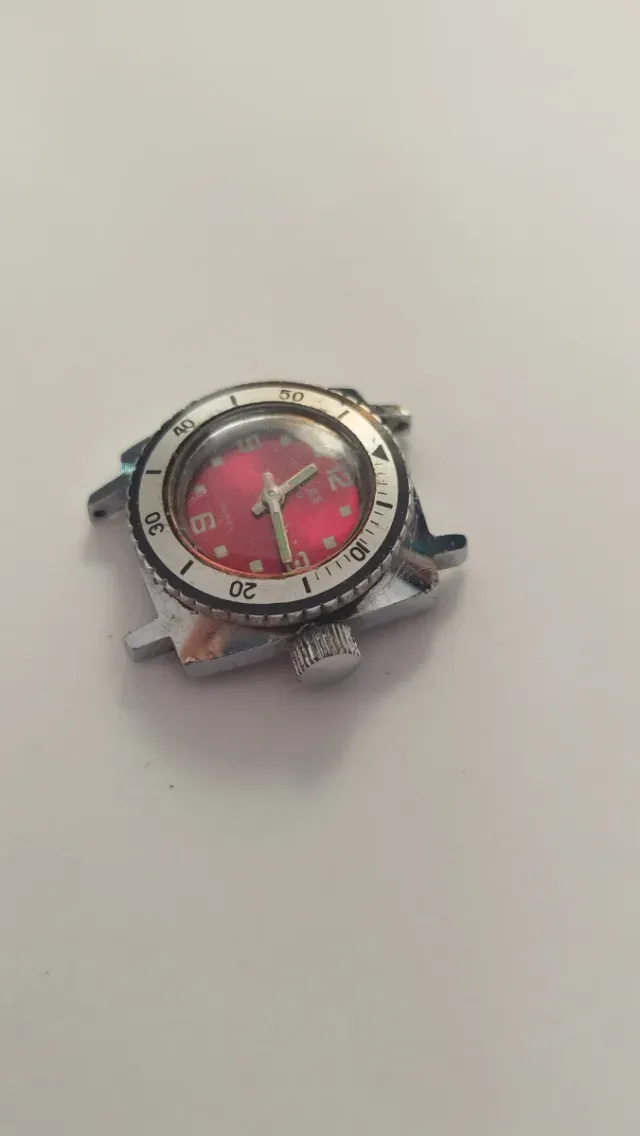 Reloj diver de dama Elves, funcionando