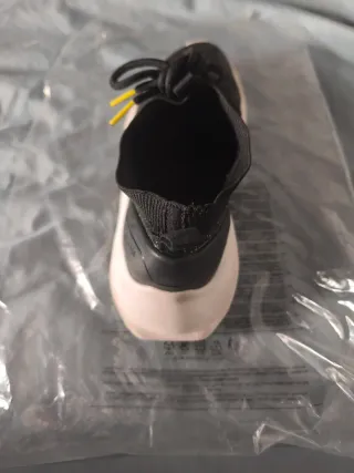 Zapatillas Adidas Negro/Dorado Talla 42