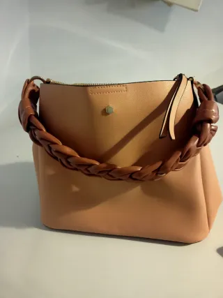 Bolso Beige y Marrón con Asa Trenzada