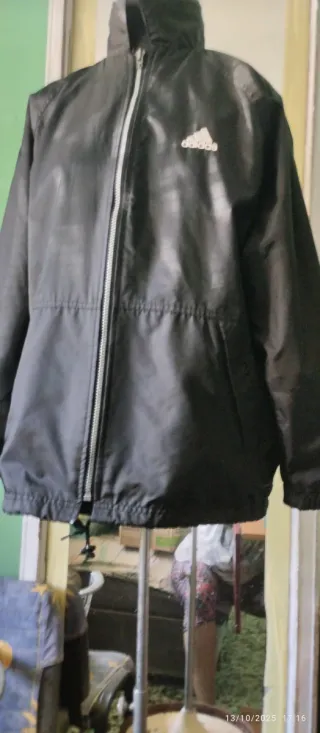 Chaqueta deportiva Adidas negra