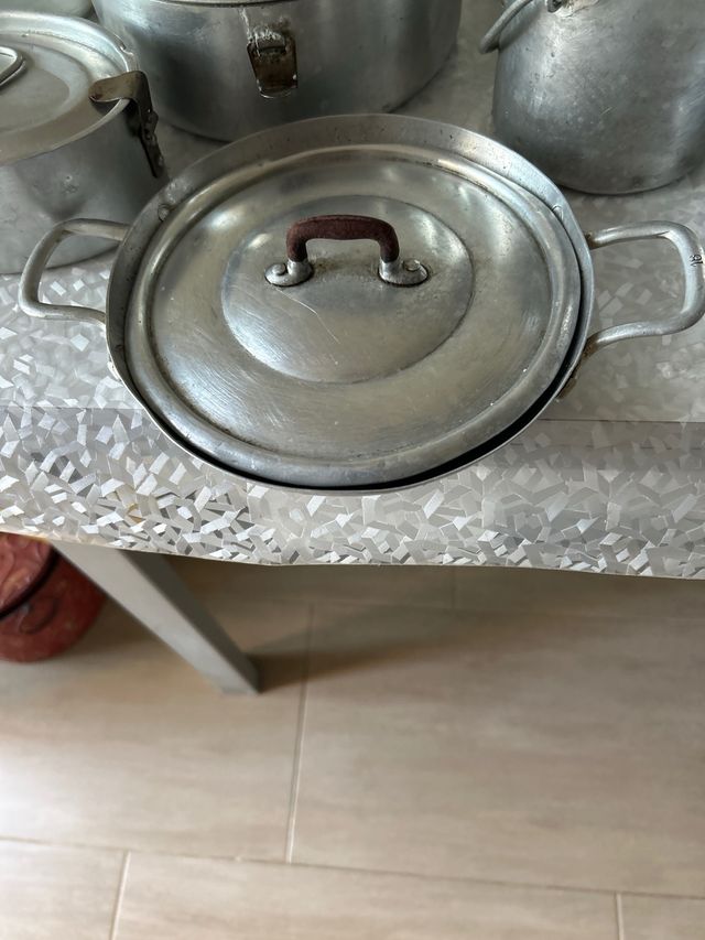 Juego aluminio antiguo lechera y recipientes