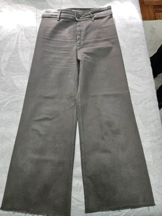 Pantalón ancho gris