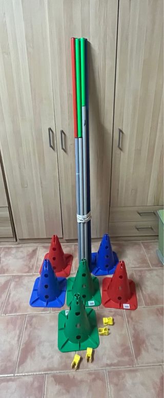 Circuito de Agilidad Conos y Bastones